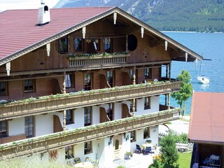 Knappenhof mit Seeblick