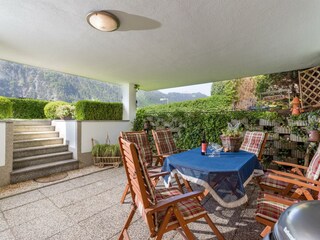 Terrasse mit Gartenansicht
