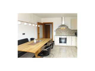 großer Esstisch - Ferienwohnung