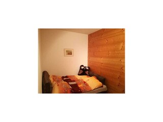 ausgezogens Bettsofa für 2 im Kinder-/Gästezimmer