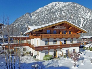 Winter Hausansicht - Appartements Garni Fortuna