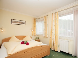 Schlafzimmer - Ferienwohnung Top 8