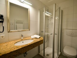 2 Bettzimmer Bad 1-1