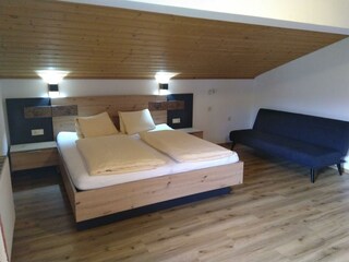Schlafzimmer 1