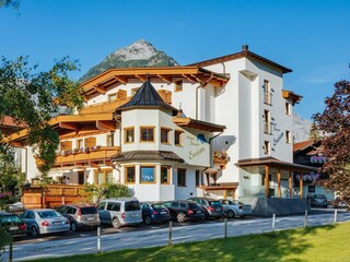 Hotel Enzian - Außenansicht Sommer