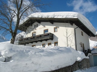 Villa Claudia - Winter Außenansicht