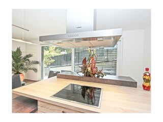 hervorragend ausgestattete Küche