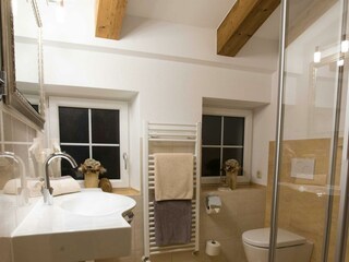 Badezimmer - weitere Ansicht