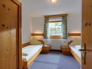 Schlafzimmer - 3-Zimmer-Appartement Landhaus Rofan