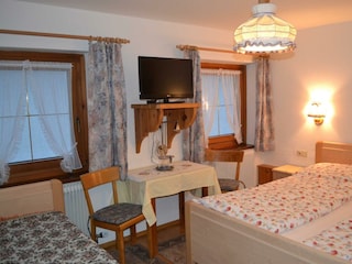 Dreibettzimmer mit Dusche, WC