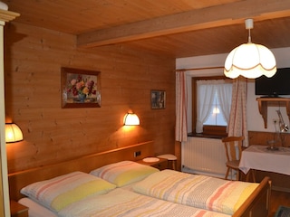 Dreibettzimmer mit Dusche, WC