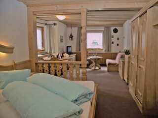 App. Seeberg - gemeinsamer Wohn- und Schlafraum