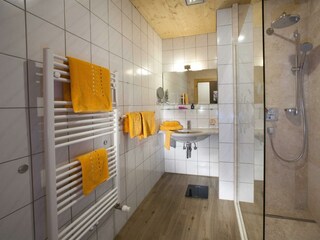 Wohnung 3 - Badezimmer