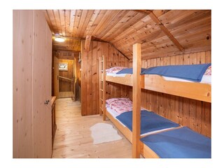 Basislager Schlafzimmer 2