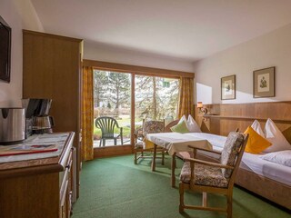 Typ A - Wohnbereich mit Sicht auf Garten