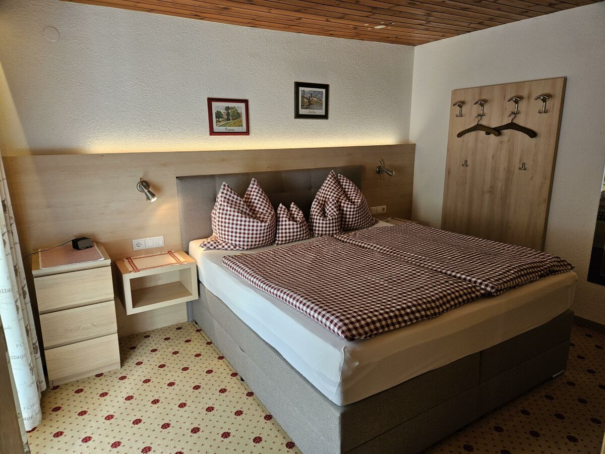 Karwendel Nr1_Schlafzimmer neu_Bild2