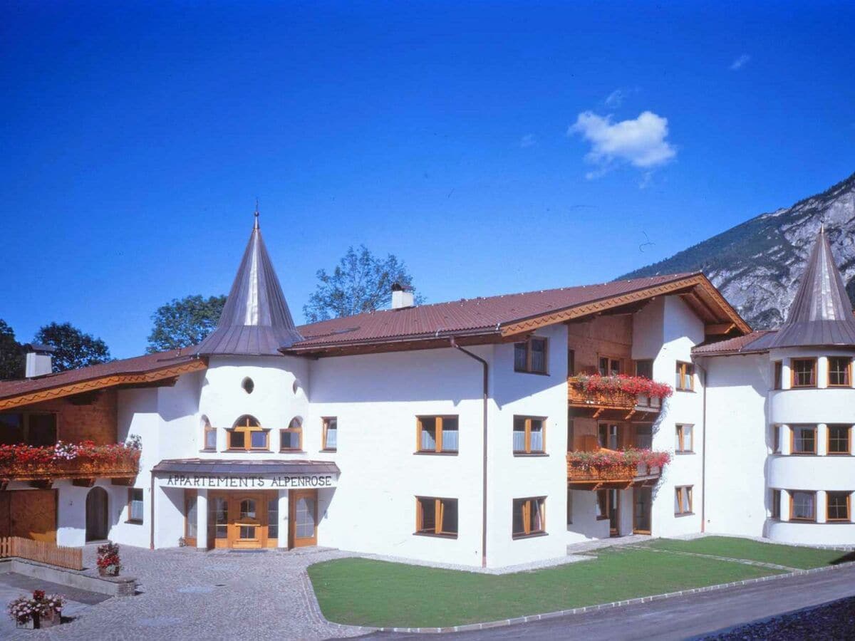 Appartementhaus Alpenrose - Außenansicht Sommer