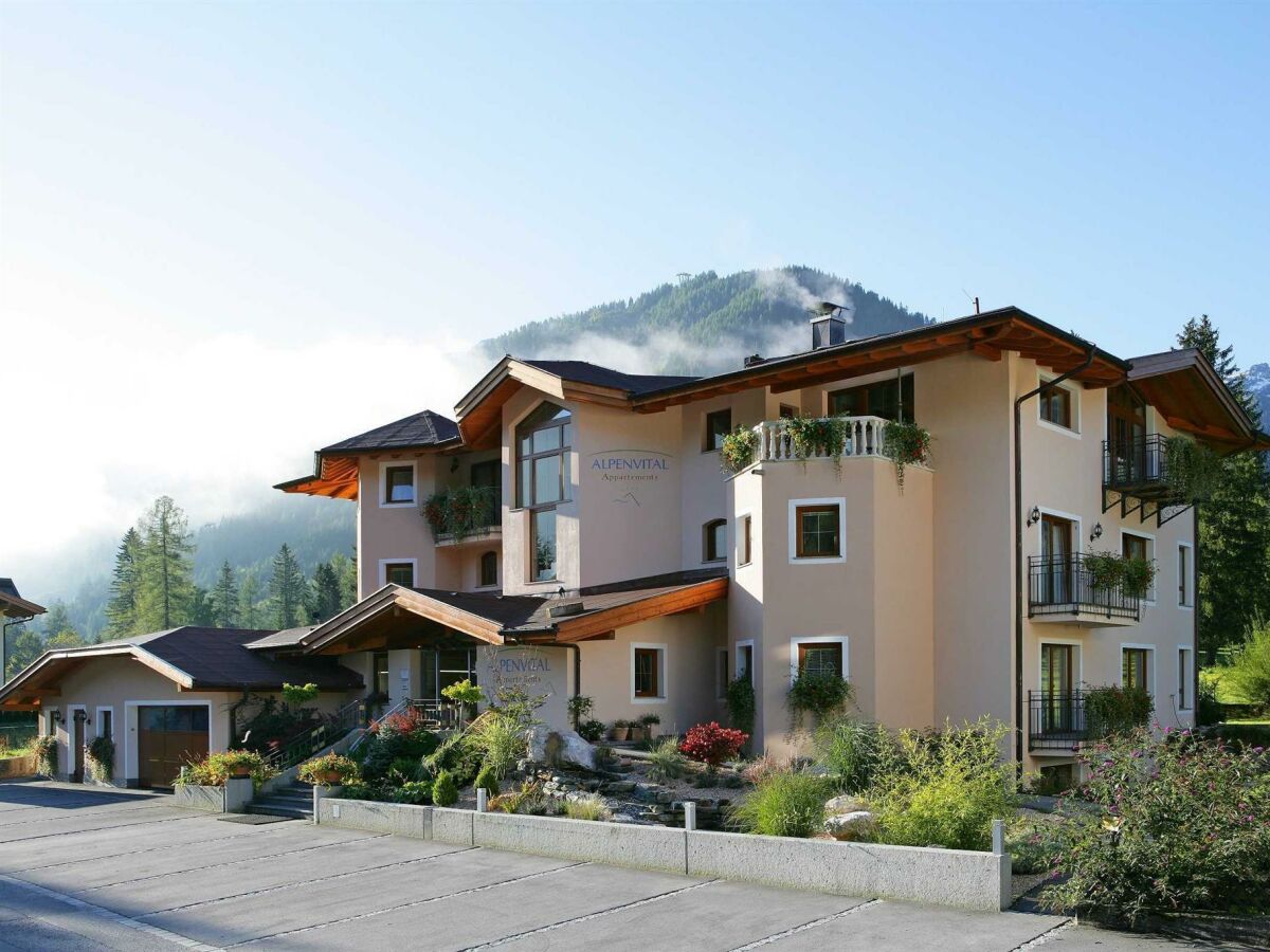 Alpenvital**** Tirol Appartements - Ansicht Sommer