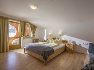 Bild 4_Schlafzimmer