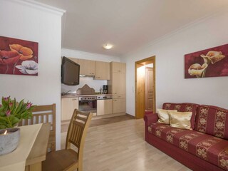 Küchezeile und Wohnraum