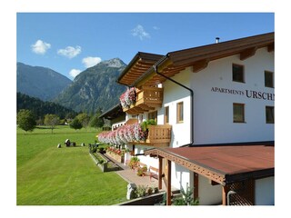 Urschnerhof - Ansicht von der Ortsstraße