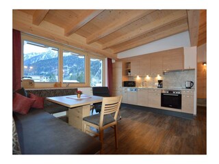 geräumige Küchen gibt es in beiden Wohnungen