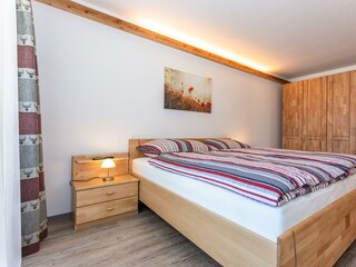 Komfortables Doppelbett