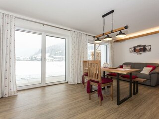 ferienwohnungen-waidring-steinplatte