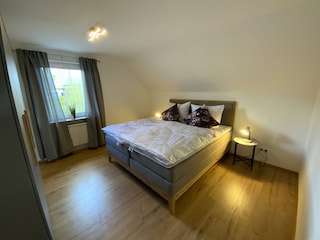2. Schlafzimmer