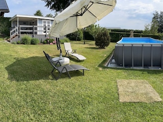 Garten mit Pool