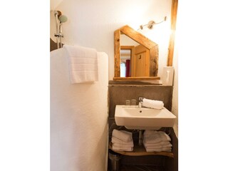 Almhütte_Dusche_Rosenhof_Alpbach_Seenland_Tirol