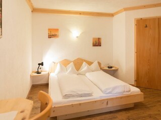 Almhütte_Schlafzimmer_Rosenhof_Alpbach_Seenland