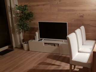 Essbereich und TV-Ecke