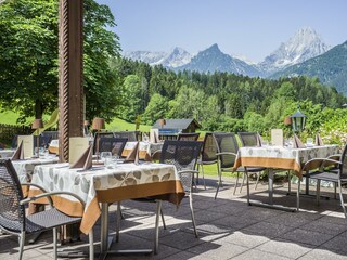 Essen auf der Terrasse
