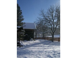 Winter hinter dem Hotel