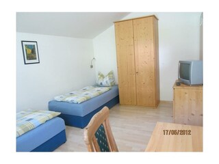 Schlafzimmer mit 2 Einzelbetten