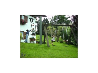 Schaukeln im Garten