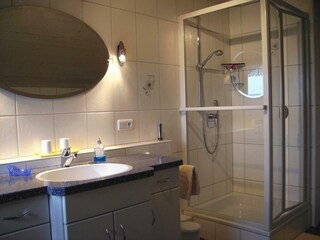 Dusche/WC (Enzianwohnung)