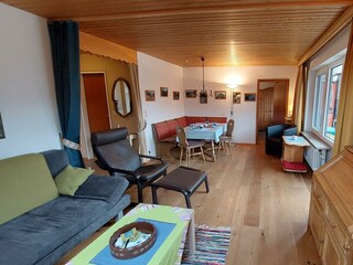 Wohnzimmer und Esszimmer