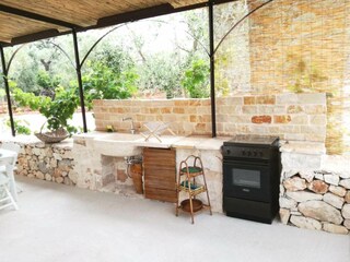 Outdoor kitchen