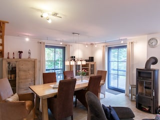 Wohnzimmer mit Essplatz