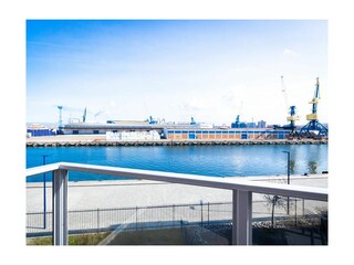Hafenspitze App.2.21- Ausblick auf den Industriehafen