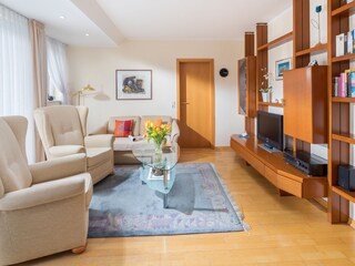 Wohnzimmer (von der Küchenzeile aus gesehen)