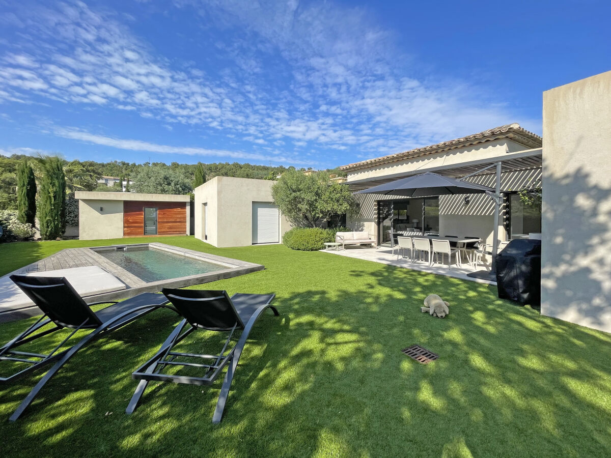 Villa Grimaud Enregistrement extérieur 1