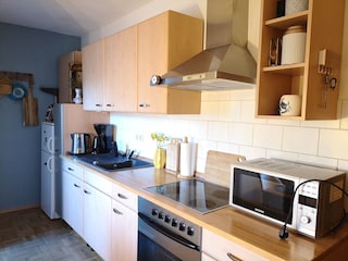 Die gut ausgestattete Küche