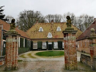 Osterburg in Groothusen mit Café