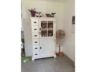 Geschirrschrank