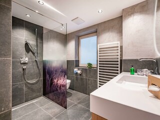 Badezimmer 2 Appartement Lanersbach