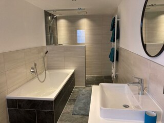 Badezimmer Höllenstein