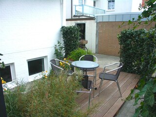 Norderney / Janusbox 1 - Sitzecke hinterm Haus